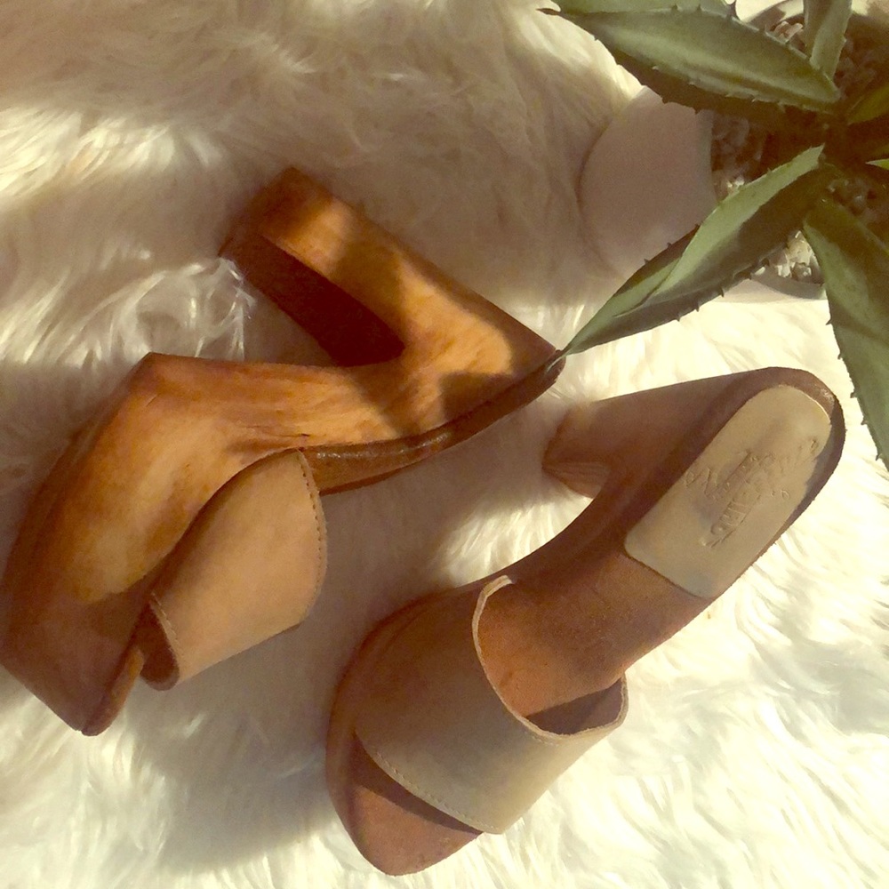 Free bird by Steve Madden platform sandals